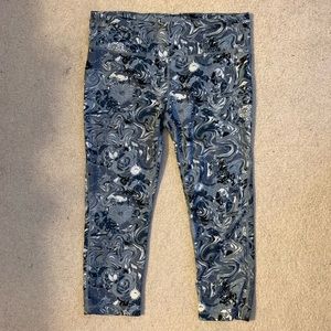 GapFit mid-rise gfast capri leggings